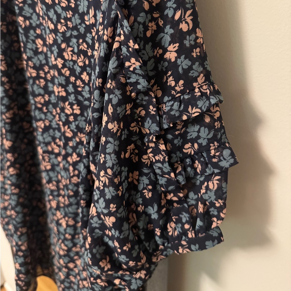 Floral Ruffle Blouse - Picture 3 of 3